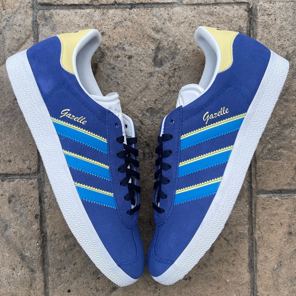 Size 8W - Adidas Gazelle ‘Royal Blue’ (half box)
